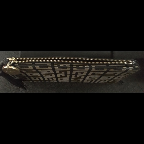Givenchy wallet/bag/cluctch - Picture 2 of 7